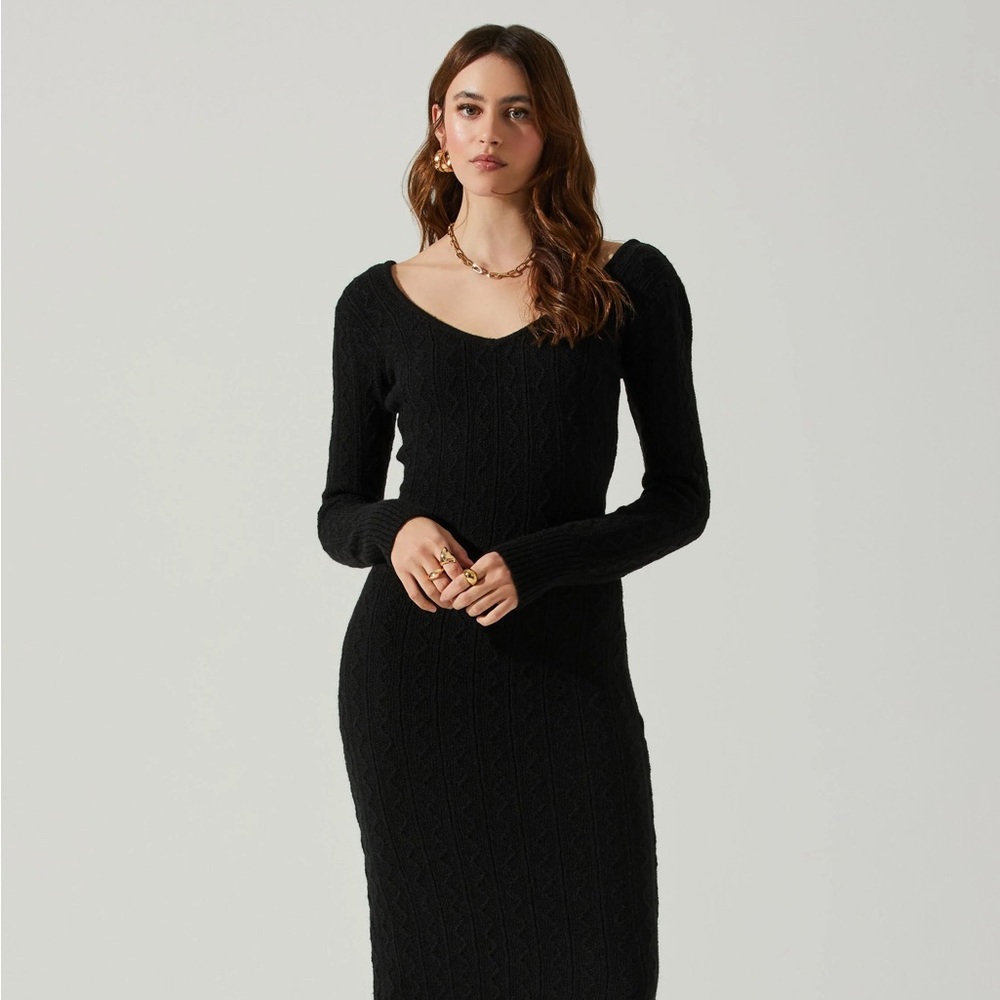 ASTR THE LABEL // REGINA CUTOUT MIDI SWEATER DRESS (NWOT)